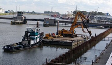 werkzaamheden Damwand Visserijkade in de haven van Den Helder